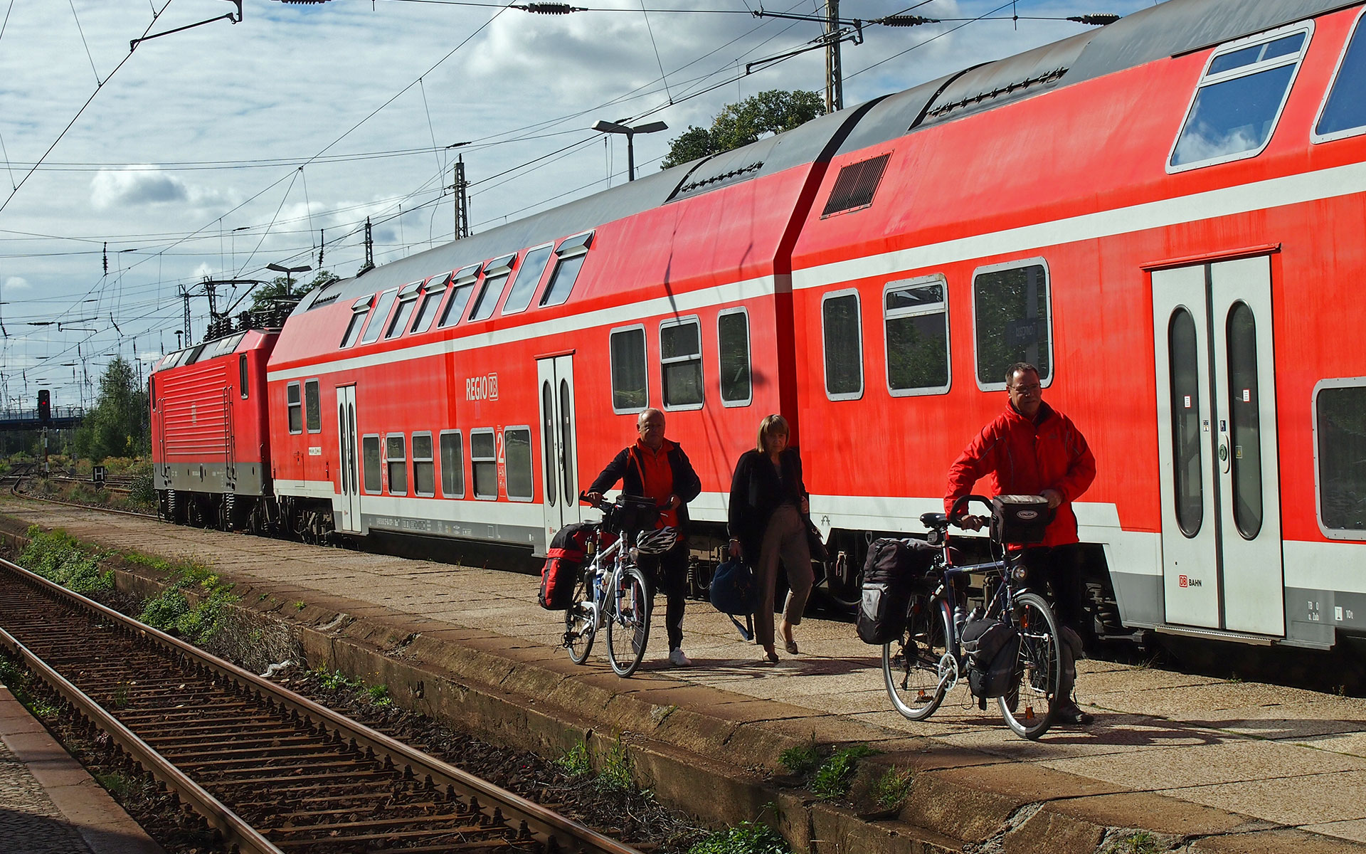 DB Regio with its distinctive red rolling stock pitches into the busy Berlin to Hamburg market from 14 April 2014 (photo © hidden europe).