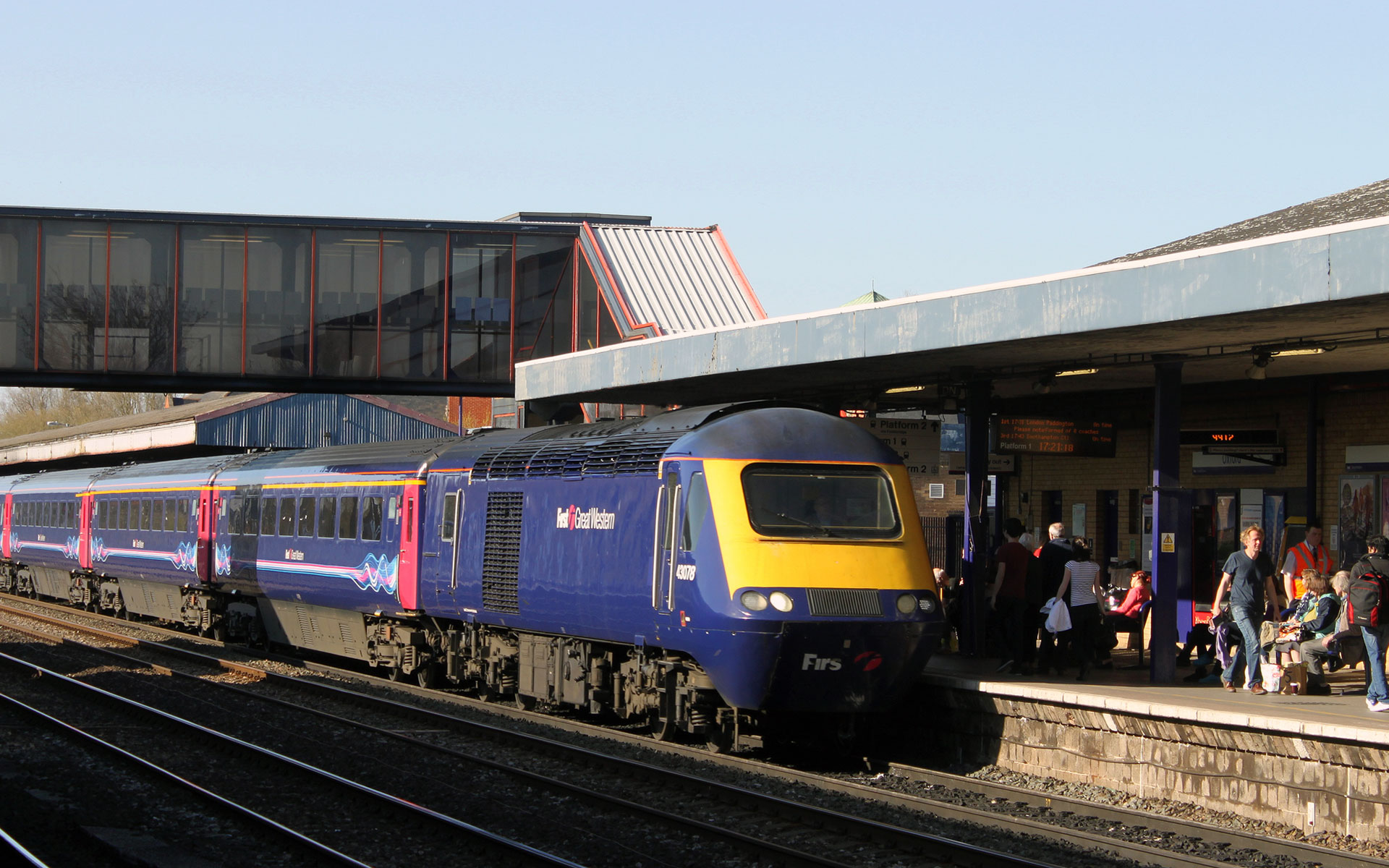 First Great Western's high-speed trains are less likely to be overcrowded on the Oxford to London line than the local services on the same route (photo © Georgesixth).