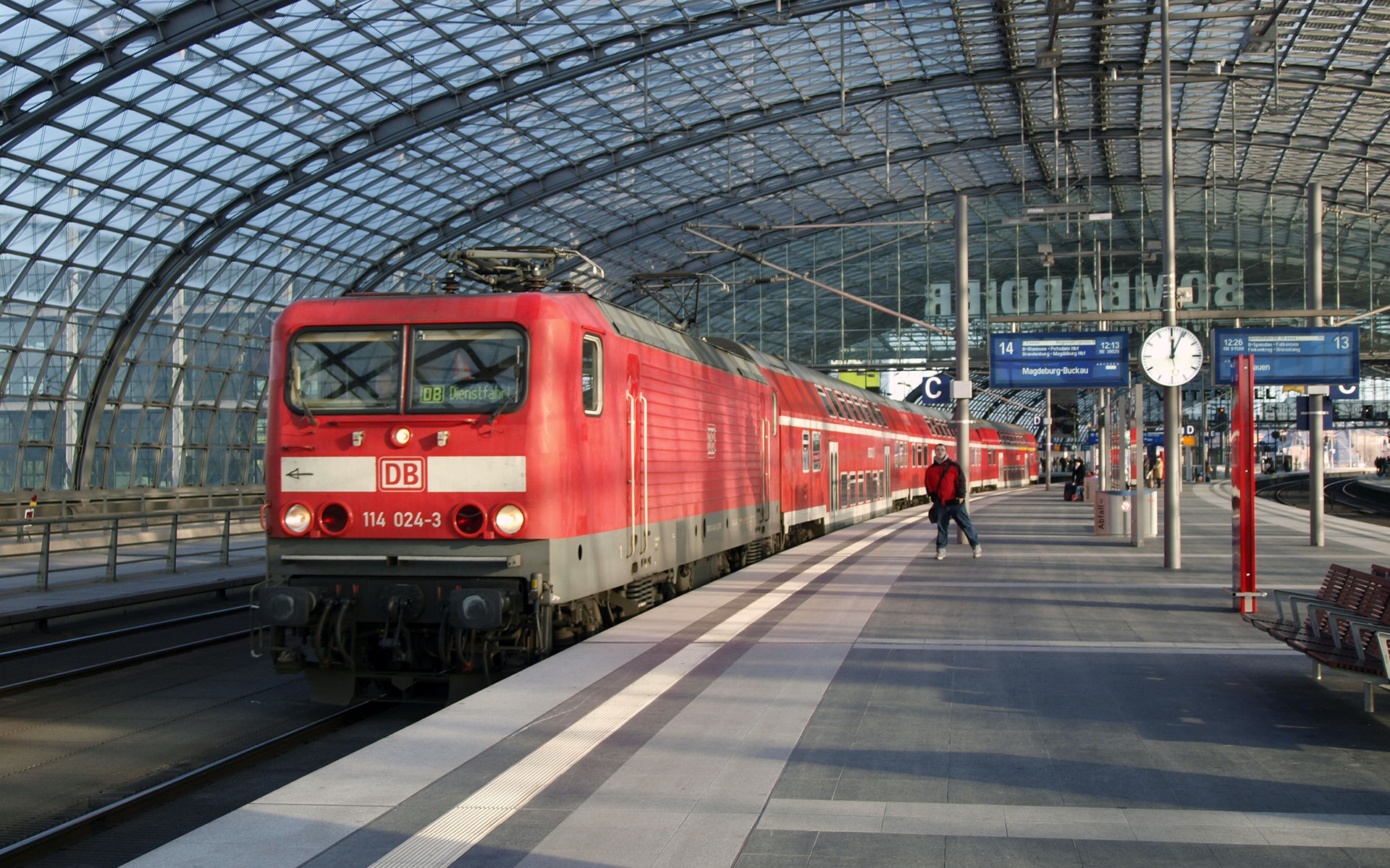 It is all change for regional train services in the Berlin region from Sunday 13 December 2016. The image shows Berlin Hauptbahnhof (photo © hidden europe).