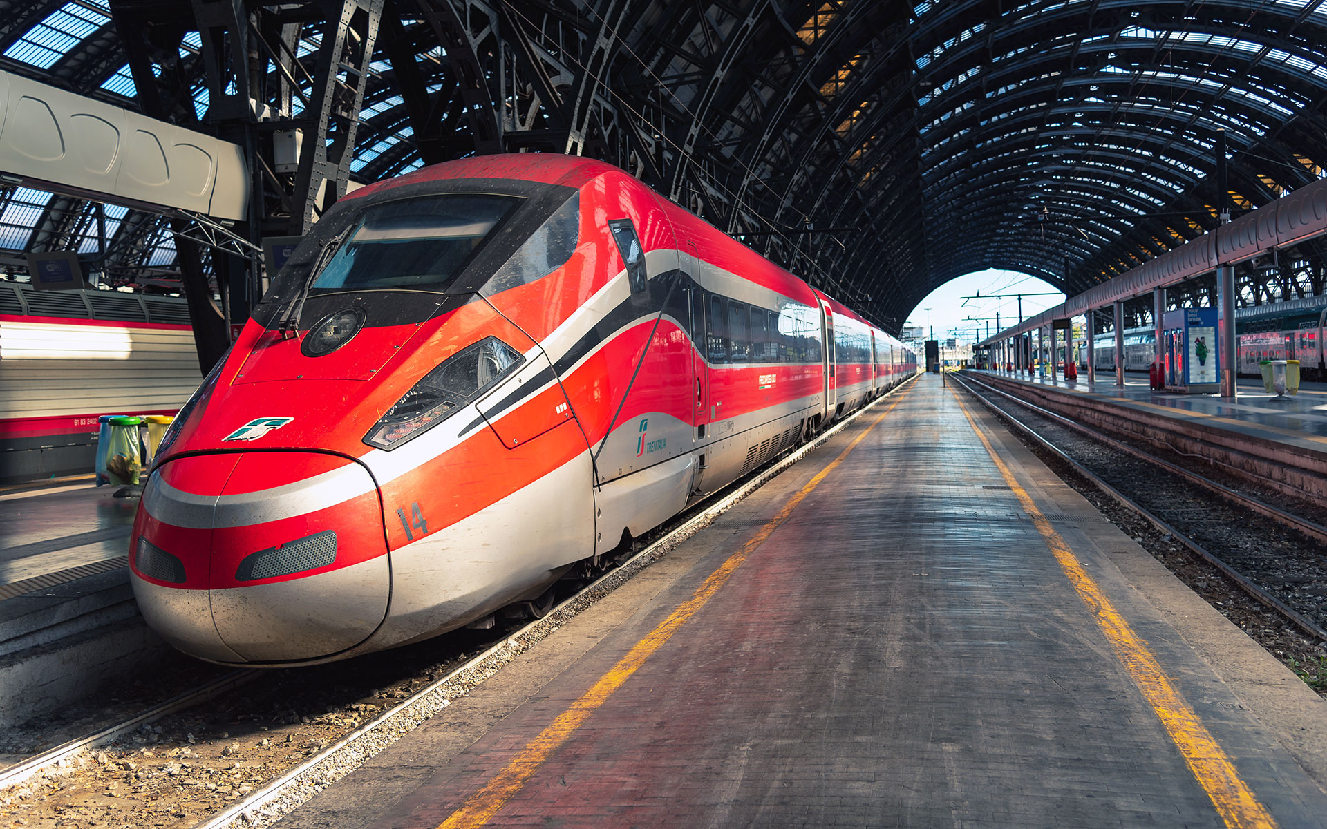 Trenitalia is increasingly using its sleek Frecciarossa trains to destinations well removed from the high-speed network (photo © Petru Stan / dreamstime.com).