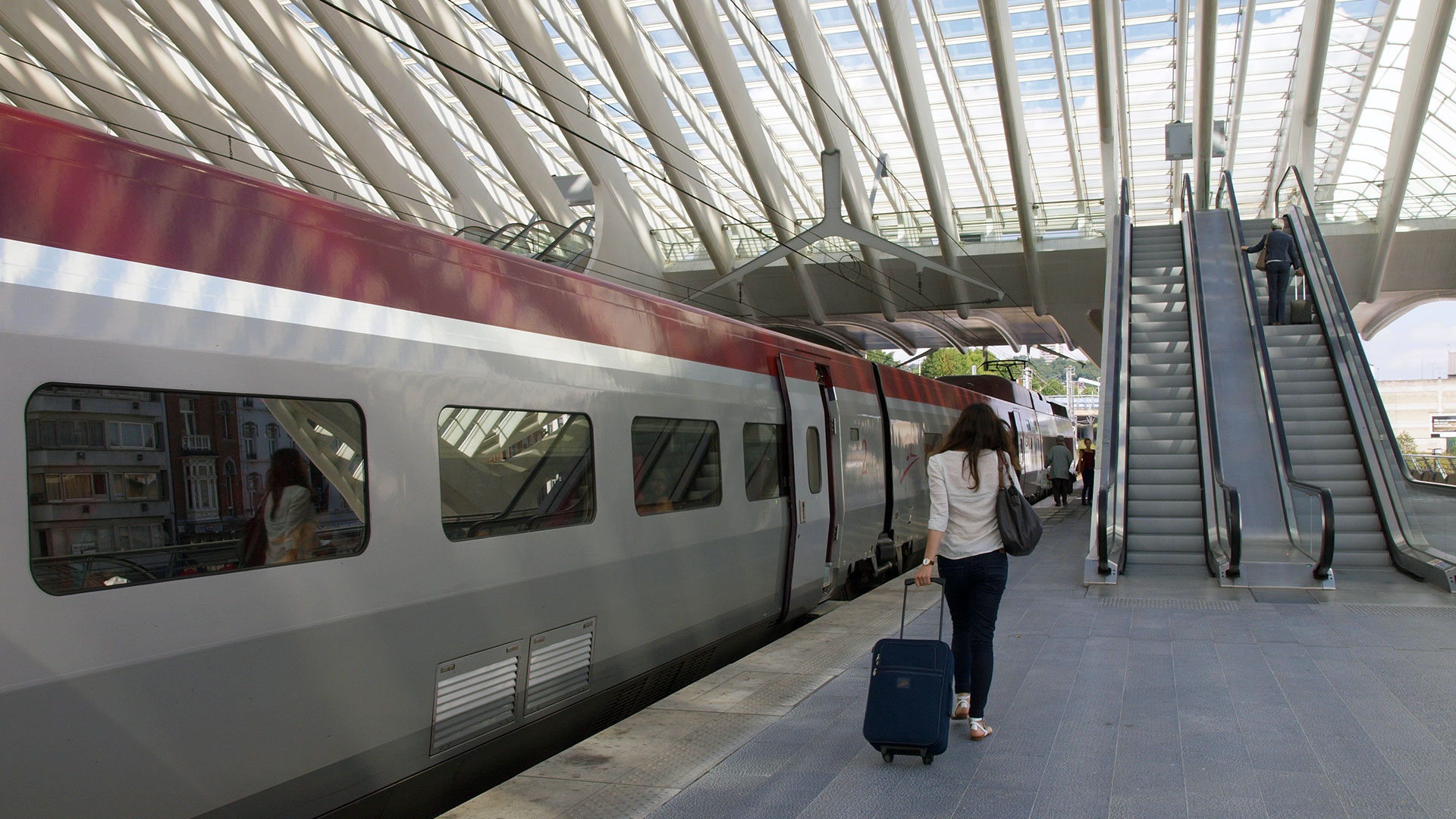 A Thalys high-speed train pauses at Liège-Guillemins station in eastern Belgium (photo © hidden europe).